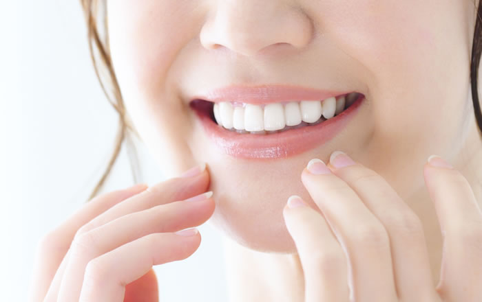 歯に自然な光沢感があることも、審美性の重要な要素