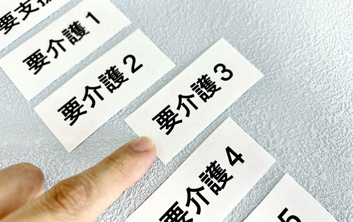 高齢になり要介護者となった場合の問題点：インプラントの状態把握が難しくなる