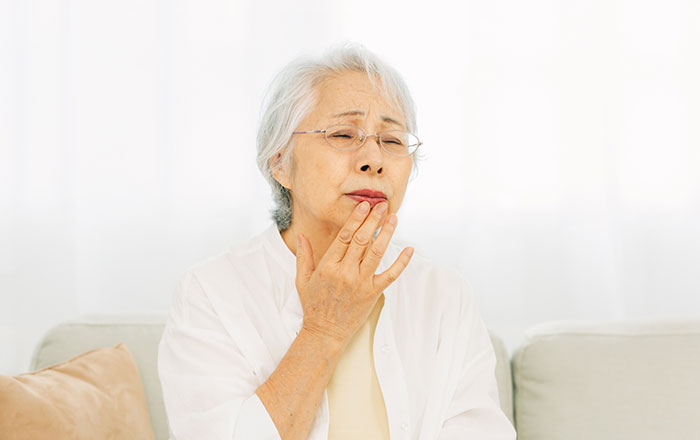 就寝時に入れ歯を外した方が良い理由:粘膜を休ませるため